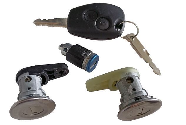 KAPI ŞİFRE TAKIMI DACIA LOGAN SANDERO (\'\'SİFRE SET 2 ÖN KAPI + 1 DEPO KAPAK / YALE) KUMANDALI ANAHTAR