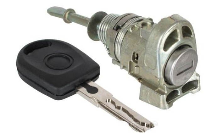 SOL KAPI KİLİT GÖBEĞİ VOLKSWAGEN TOURAN 2003--> &  CADDY III